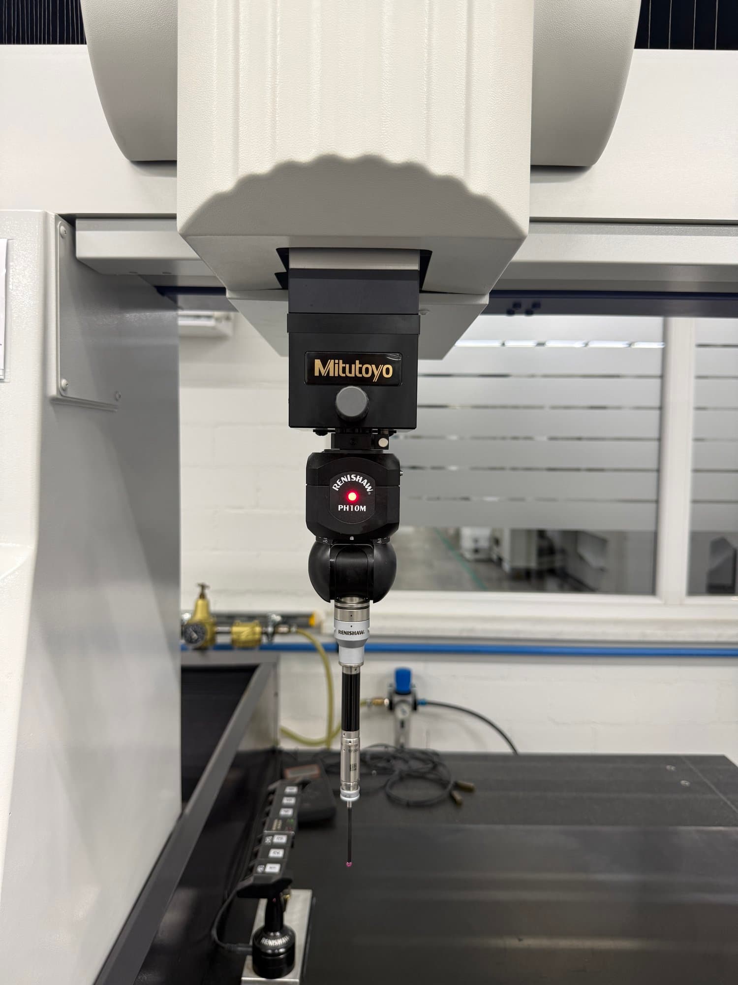 Mitutoyo CRYSTA-Apex C7106 – Bild 2